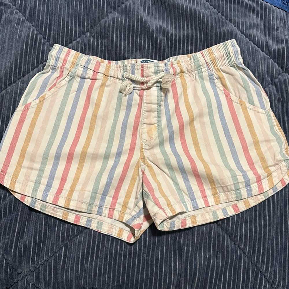 Old Navy girl color stripes short.